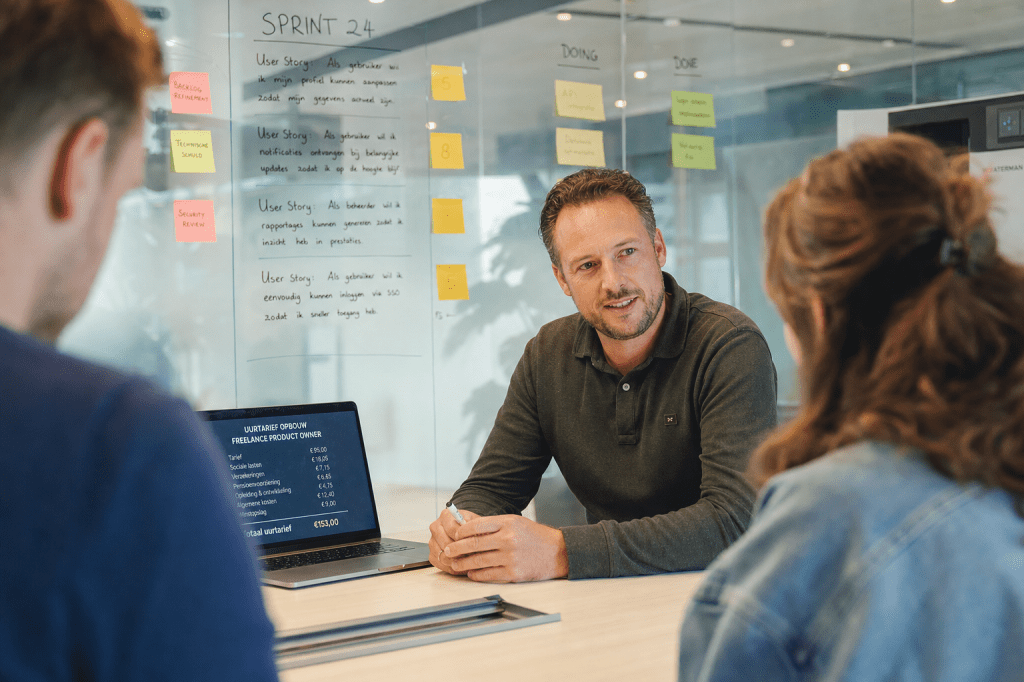 Wat kost een product owner inhuren en welke factoren bepalen het uurtarief (ervaring, branche, hybride werken)?